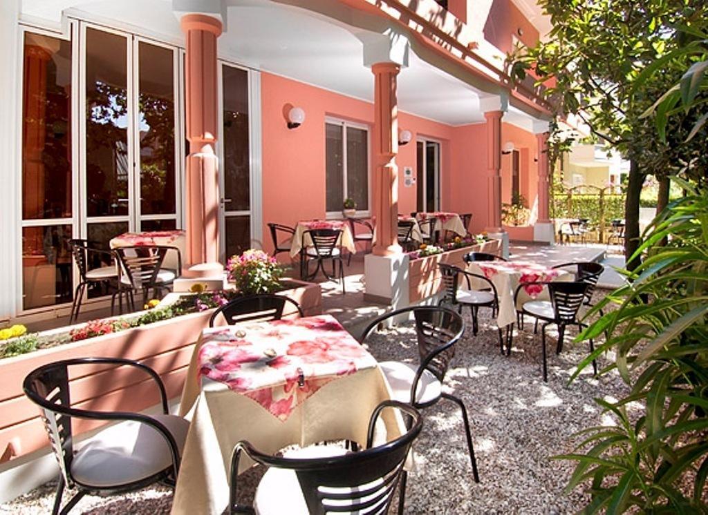 Hotel Rita Riccione Eksteriør billede