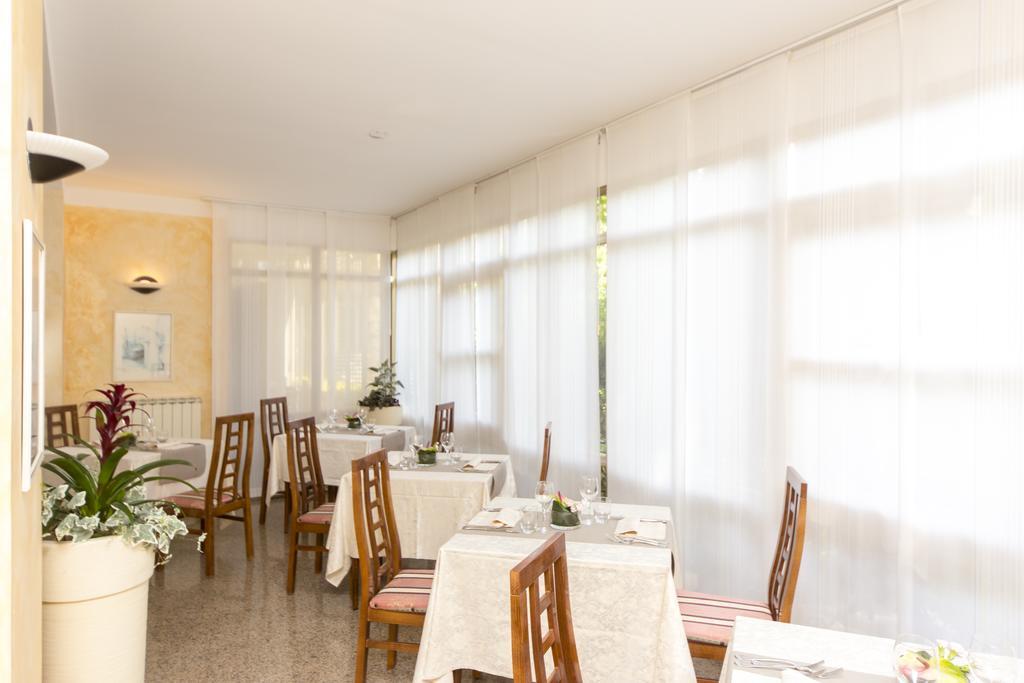 Hotel Rita Riccione Eksteriør billede