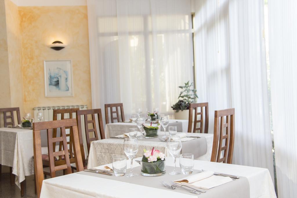 Hotel Rita Riccione Eksteriør billede